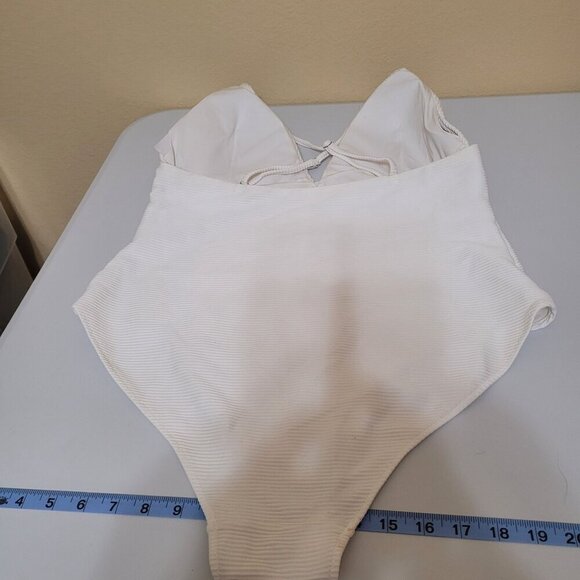 Womens H&M Red & White Ribbed One-Piece‎ Swimsuits Lot Size Sexy Summer Tropical - Picture 7 of 8